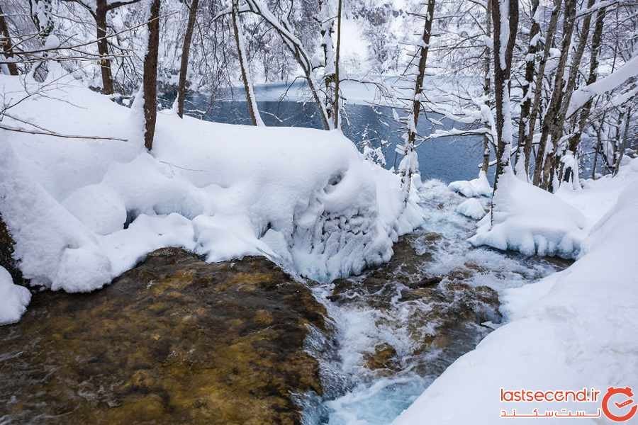 تصاویر رویایی از آبشار یخ زده پلیتویک در کرواسی