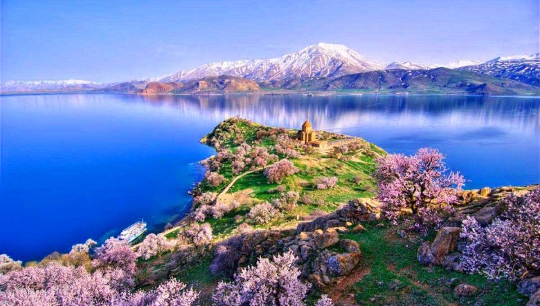 سوان بزرگترین دریاچه ی ارمنستان