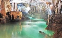 غار دیدنی Grotto در انگلیس