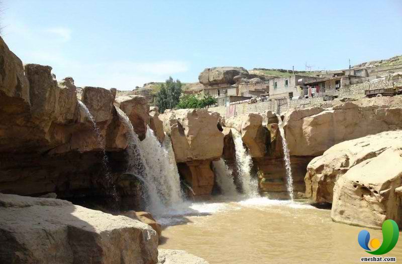 آبشار زیبای آفرینه در استان لرستان