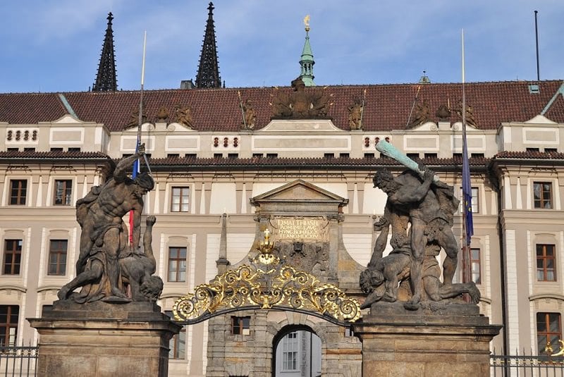 قلعه پراگ، آمیزه‌ای از هنر و قدرت