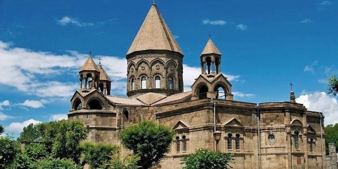 کلیسای جامع اچمیادزین تاریخ و میراث ارمنستان