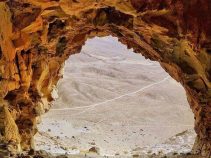 غار ایوب بزرگترین غار آذرین کرمان