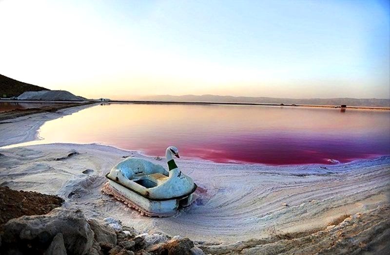 دریاچه مهارلو ، دشت گل در دامنه ی جنوبی زاگرس