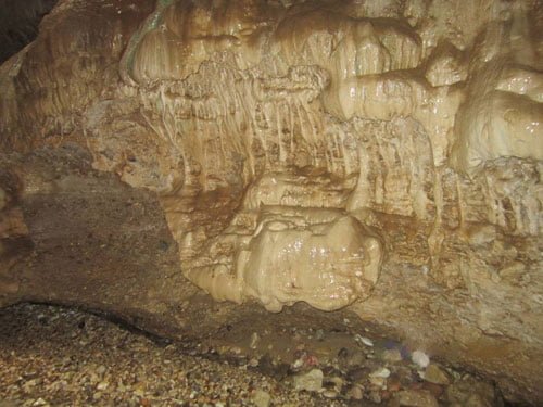 غار زینگان، قندیل‌های طبیعی و دهلیزهای آبگیر