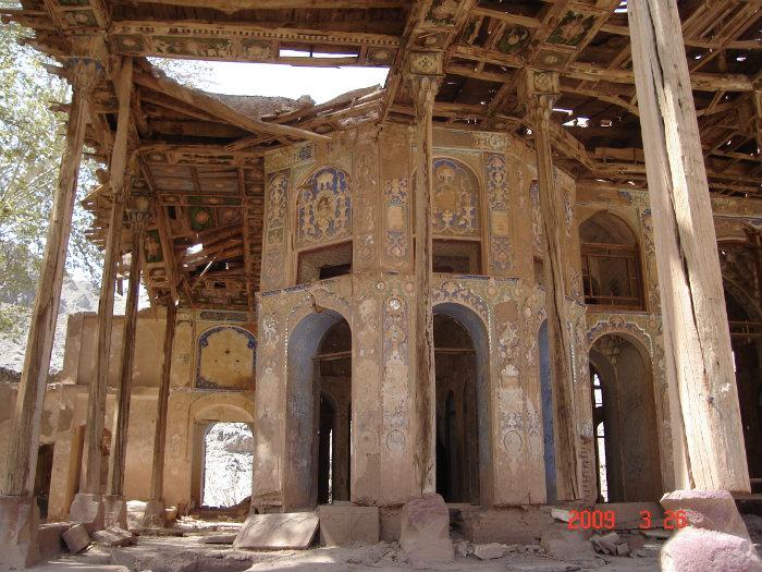 کاخ سرهنگ آباد زواره در استان اصفهان