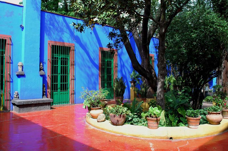 خانه موزه فریدا کالو یا موزه آبی محل تولد و مرگ نقاش مکزیکی