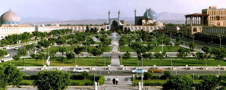 جاذبه های گردشگری اصفهان ، نصف جهان