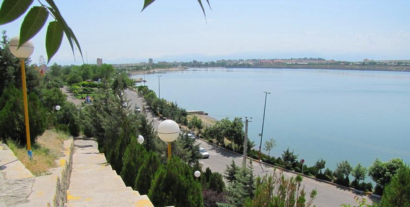 دریاچه شورابیل اردبیل یکی از بزرگترین دریاچه های درون شهری