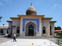 آرامگاه شرفشاه دولايی