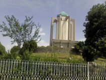 جاذبه گردشگری آرامگاه باباطاهر عریان