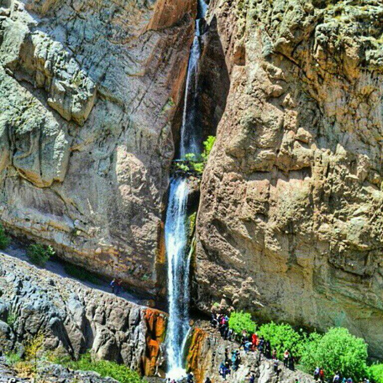 آبشار راين ، آبشاری زیبا در دل کویر کرمان