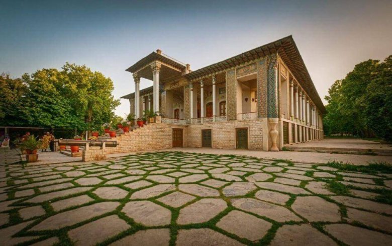 باغ عفیف آباد یکی از قدیمی‌ترین و زیباترین باغ‌های شیراز