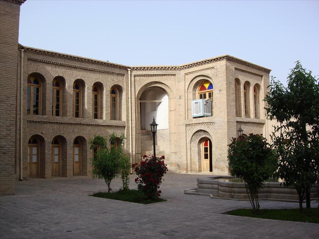 خانه تاریخی آخوند ابو یکی از قدیمی‌ترین خانه‌های خرم آباد