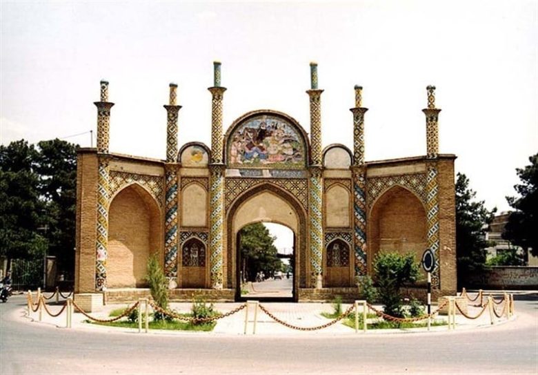 دروازه ارگ یکی از مهمترین و معروفترین بناهای تاریخی سمنان