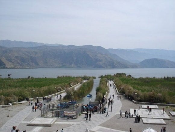 دریاچه پریشان ، یکی از زیباترین دریاچه‌ های آب شیرین ایران