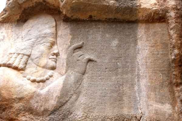 نقش رجب از آثار به جای مانده از اوایل دوره شاهنشاهی ساسانیان