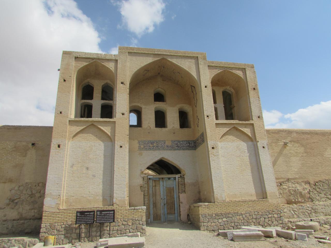 کاروانسرای شاه عباسی ، از آثار تاریخی استان فارس