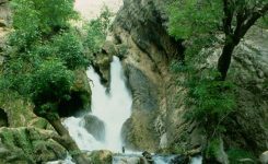 آبشار آتشگاه ، از بی‌نظیرترین جاذبه‌های طبیعی