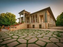 باغ عفیف آباد یکی از قدیمی‌ترین و زیباترین باغ‌های شیراز