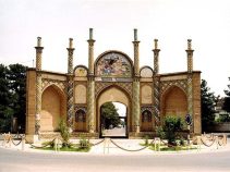 دروازه ارگ یکی از مهمترین و معروفترین بناهای تاریخی سمنان