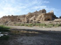 غار و روستای لادیز کجاست؟
