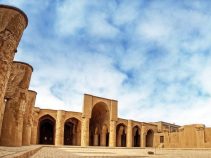 مسجد تاریخانه یکی از قديمی ترين بناهای پس از اسلام