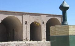 مسجد و حسينيه شهر کهنه ، از قدیمی‌ترین آثار تاریخی شهر بابک