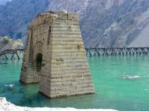 پل تاریخی شالو یکی از آثار قدیمی شهرستان ایذه