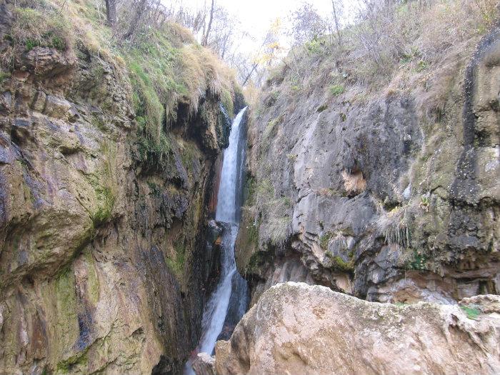 آبشار و روستای گل آخور یکی از جا‌ذبه‌های استان آذربایجان شرقی