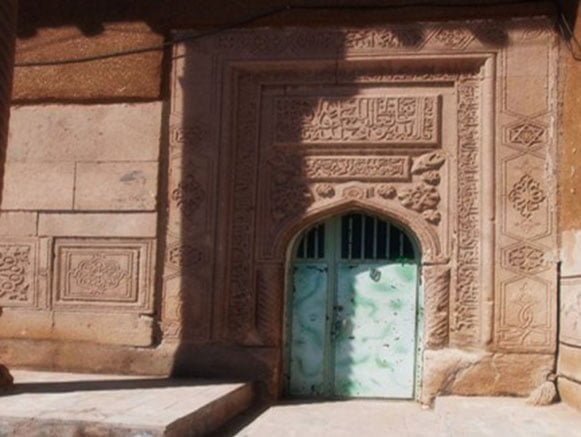 آشنایی با مسجد اسنق سراب