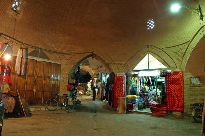 بازار شهرضا از آثار تاریخی و زیبا ، به یادگار مانده از دوره سلجوقیان