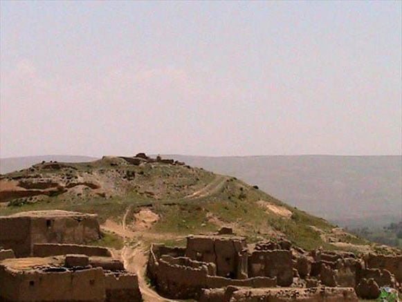 تپه باستانی آناهیتا جاذبه‌ای تاریخی ، باستانی و مذهبی