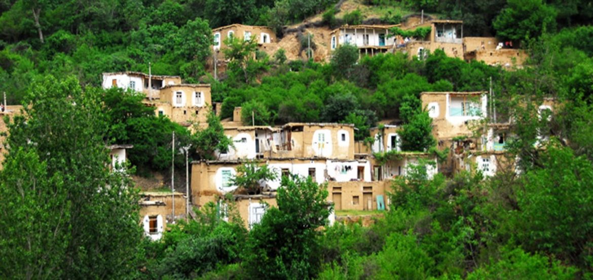 روستای اشتبین نگینی سرسبز و زیبا در حاشیه رود ارس