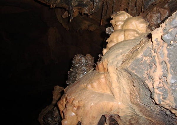 غار دنگزلو یکی از زیباترین غار های آبی ایران 