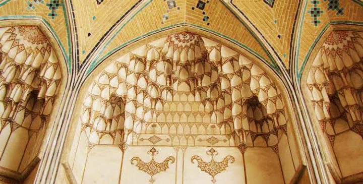 مسجد آقا بزرگ یکی از باشکوه ترین مساجد دوره قاجار