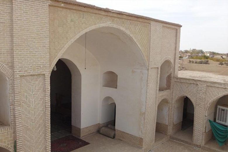 مسجد جامع فیروزآباد از بناهای تاریخی استان یزد