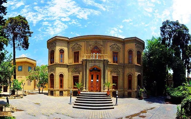 موزه آبگینه و سفالینه یکی از محبوب ترین موزه های شهر تهران