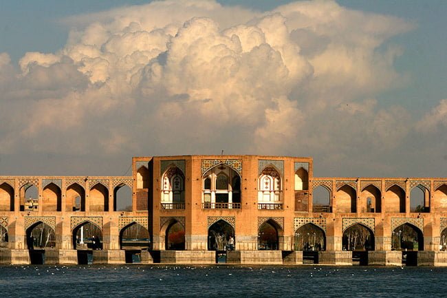 پل خواجو ، زیباترین پل زاینده رود و اصفهان