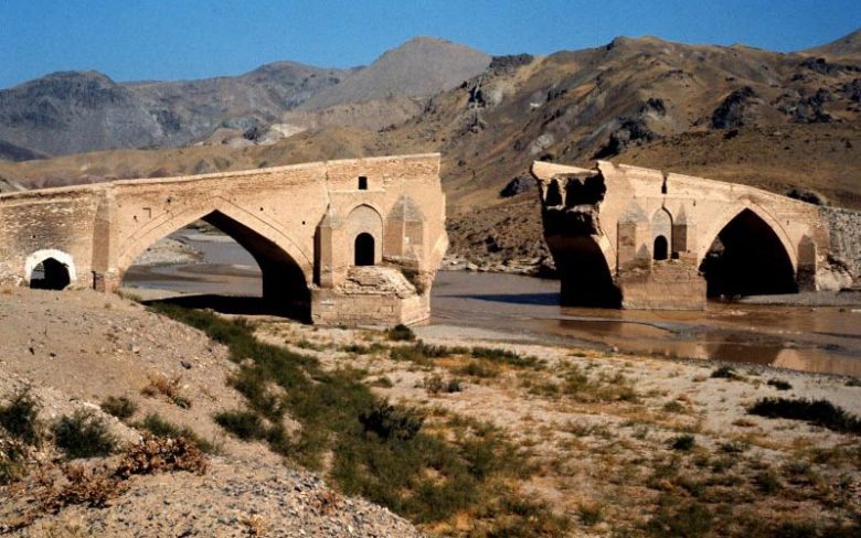 پل دختر میانه یکی از آثار تاریخی در شهرستان میانه