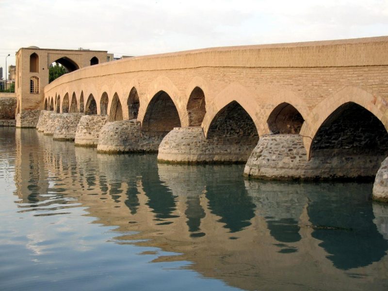 پل شهرستان اصفهان از قدیمی‌ترین پلهای زاینده رود