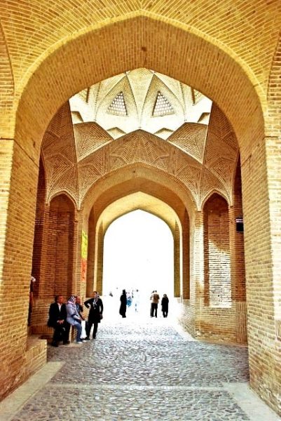 کاروانسرای میبد از کاراونسراهای بین راهی در ایران