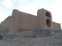 قلعه خورمیز یکی از آثار باستانی مهریز