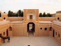 چاپارخانه میبد یکی از آثار تاریخی زیبا در استان یزد