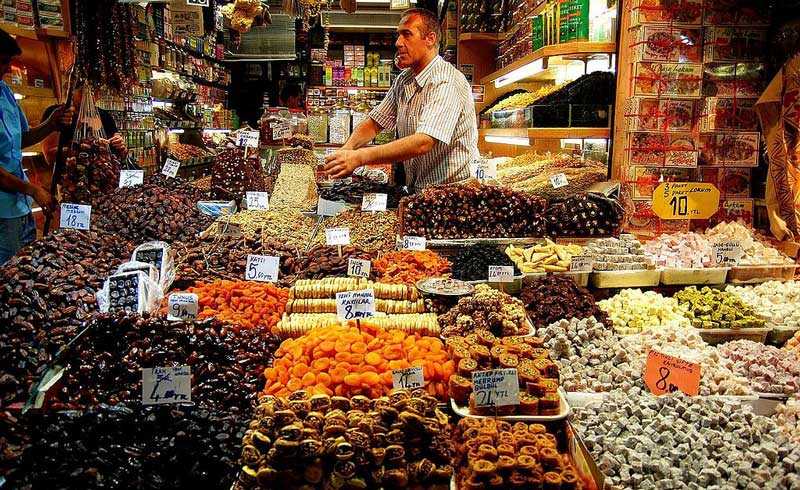 بازار ادویه استانبول ، یکی از بزرگترین بازارهای ادویه در دنیا
