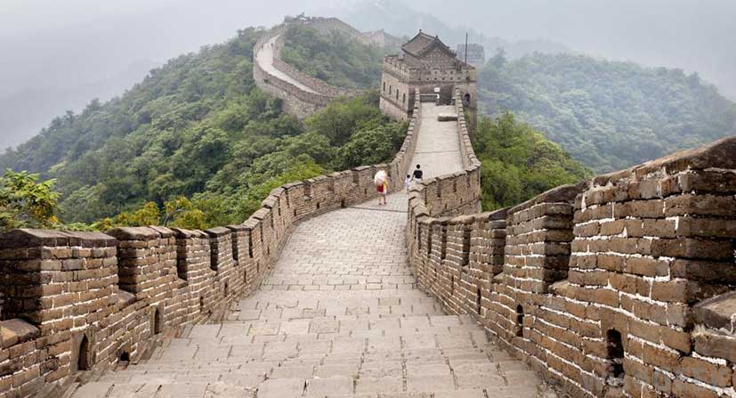 دیوار بزرگ چین یکی از شگفت‌‌انگیزترین سازه‌های دست بشر