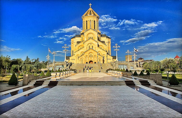 کلیسای جامع تثلیث یکی از محبوبترین مکان ها در کشور گرجستان