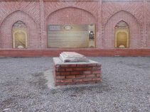 آرامگاه پوریای ولی کجاست؟