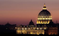 کلیسای سن پیتر از بزرگترین و باشکوه ترین کلیساهای ایتالیا و جهان