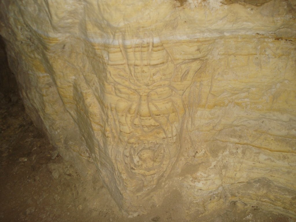 غار گلوی شیطان ، یکی از مرموزترین غارها در بلغارستان
